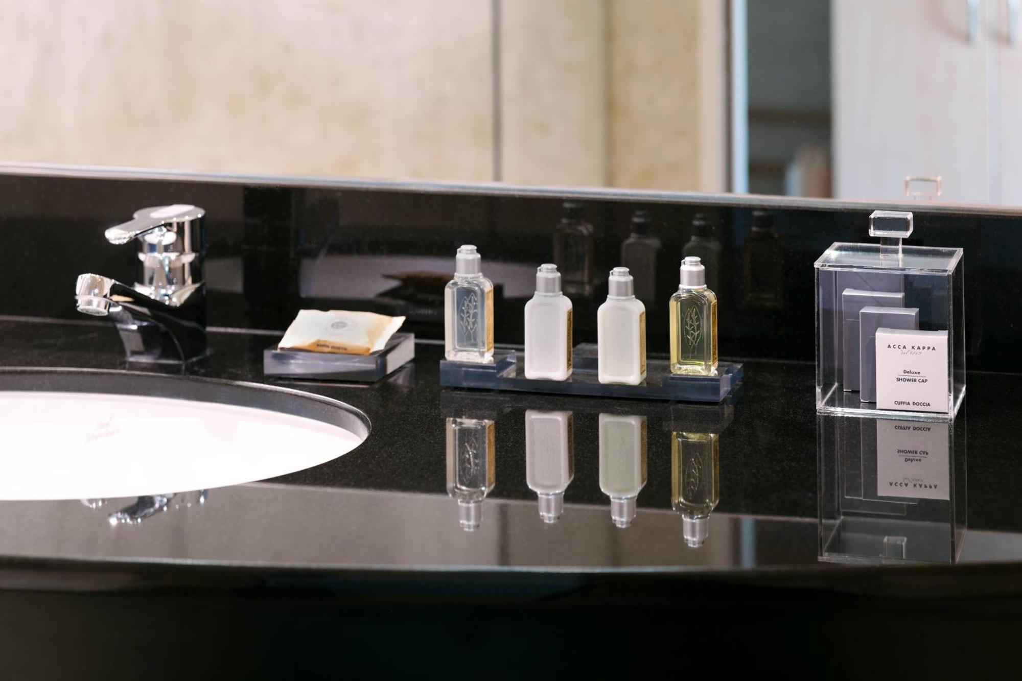 Rotterdam Marriott Hotel Zewnętrze zdjęcie Bathroom amenities