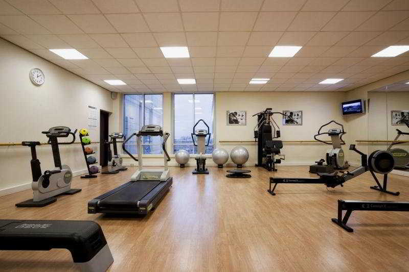 Rotterdam Marriott Hotel Zewnętrze zdjęcie The gym at the hotel